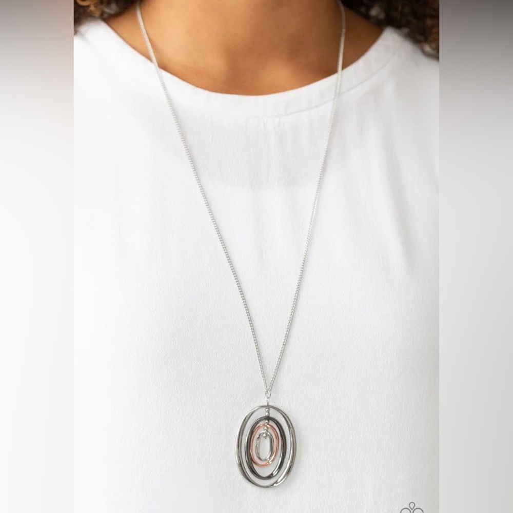 Elegant Silver Pendant Necklace